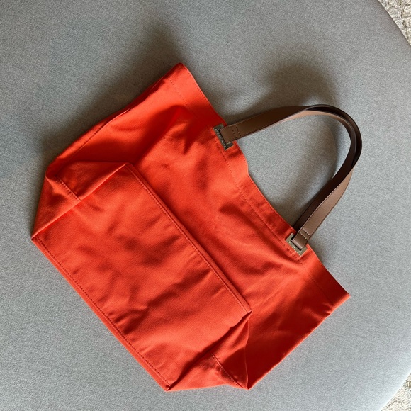 ANYA HINDMARCH-CANVAS TOTE-
Orange “Newspaper and Magazine “ with leather strap - Picture 6 of 7